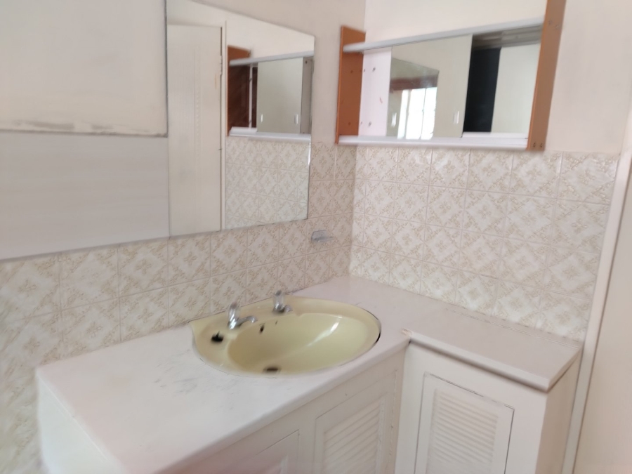 5 Bedroom Property for Sale in Flamwood North West